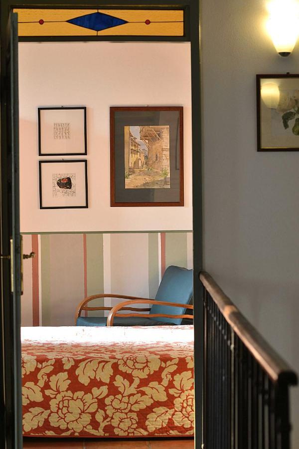 Bed and Breakfast Il Cortile - Casa D'Artista Casalzuigno Exterior foto