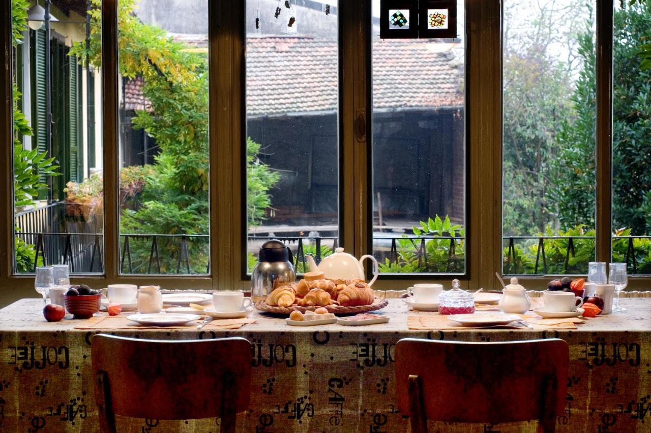 Bed and Breakfast Il Cortile - Casa D'Artista Casalzuigno Exterior foto